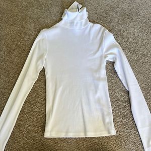 NWT Theory Ribbed Long Sleeve White Turtleneck